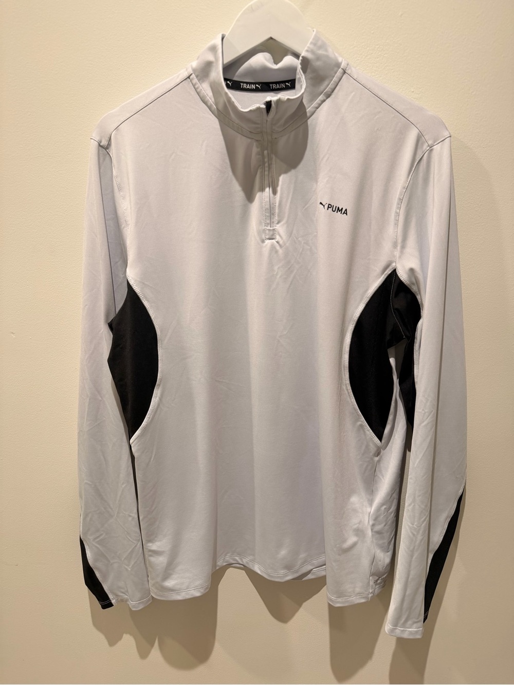 Puma Men’s Gray & Black Lightweight Quarter-Zip Training Pullover